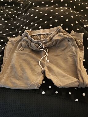Zenana Outfitters Women's Brown Drawstring Joggers with Ribbed Side Panels